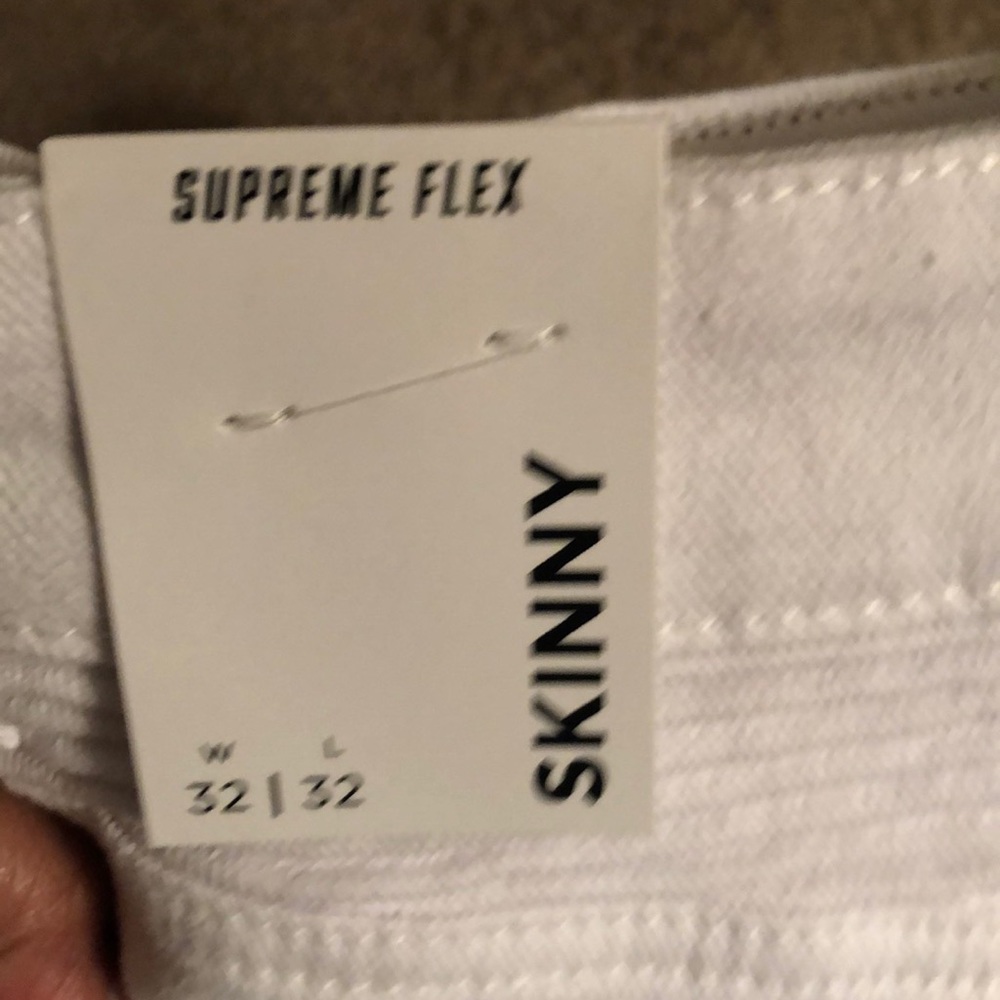 Men jeans brand new size 32, never worn